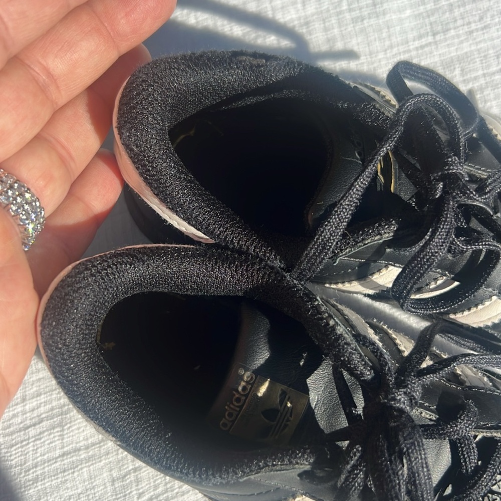 Adidas Kid's Black and White Trainers. Size 10 - Picture 9 of 15